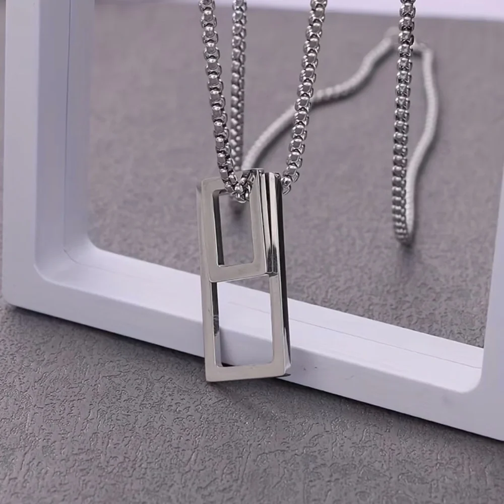 NWT Men’s Stainless Steel Interlocking Double Rectangle Pendant Necklace Box